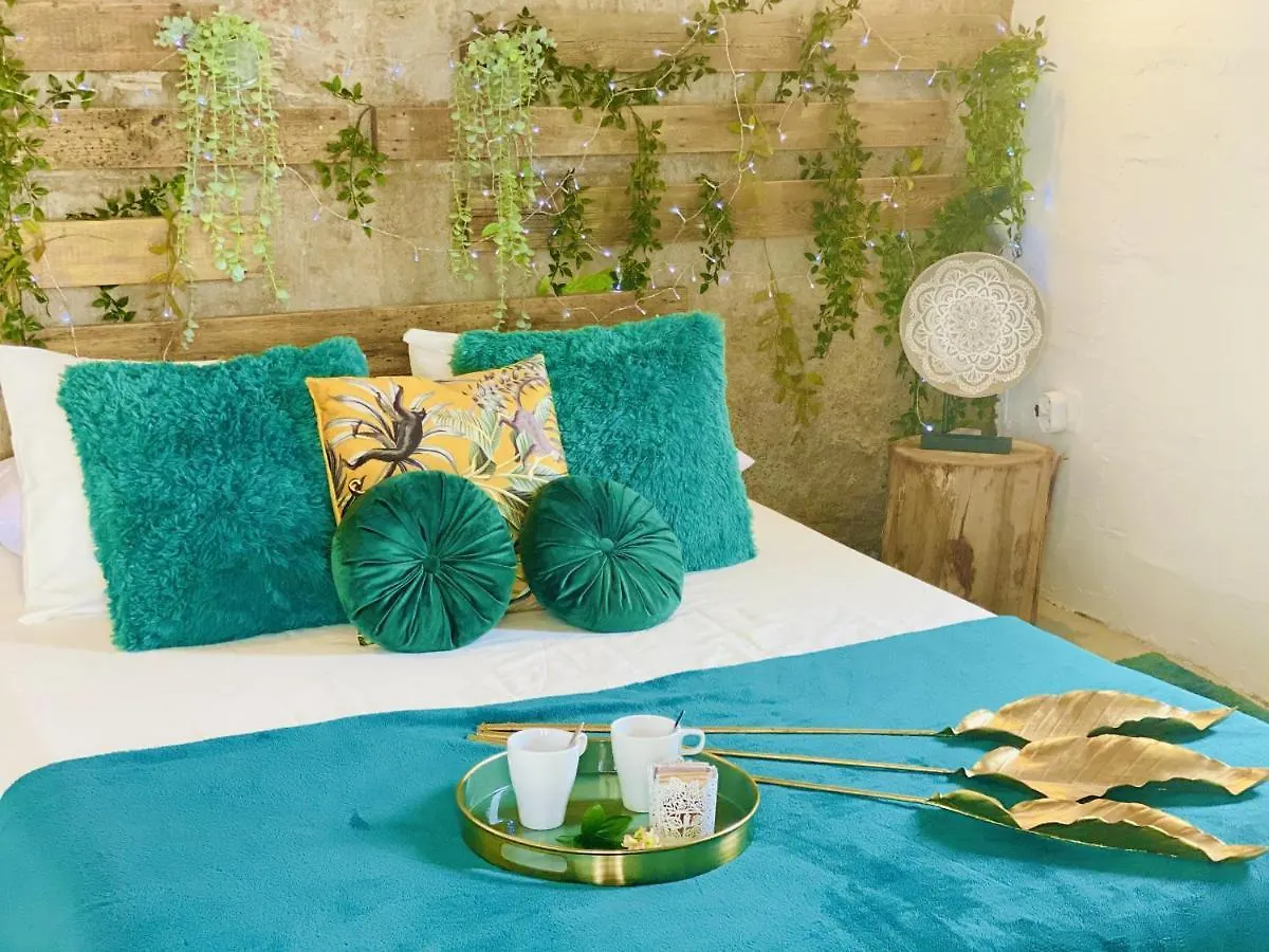 Amani Suite Con Jacuzzi Climatizado Y Piscina Buzanada 0*,